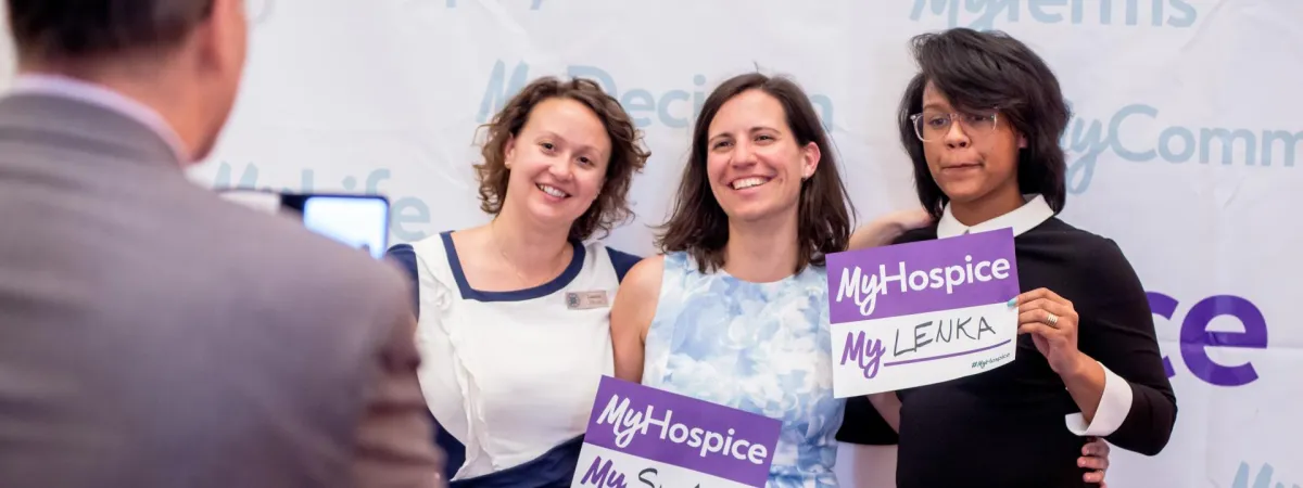 Lenka Váňová (uprostřed) na setkání advokátů hospicové a paliativní péče Advocacy Intensive (Washington 2018) Lenka Váňová (uprostřed) na setkání advokátů hospicové a paliativní péče Advocacy Intensive (Washington 2018)