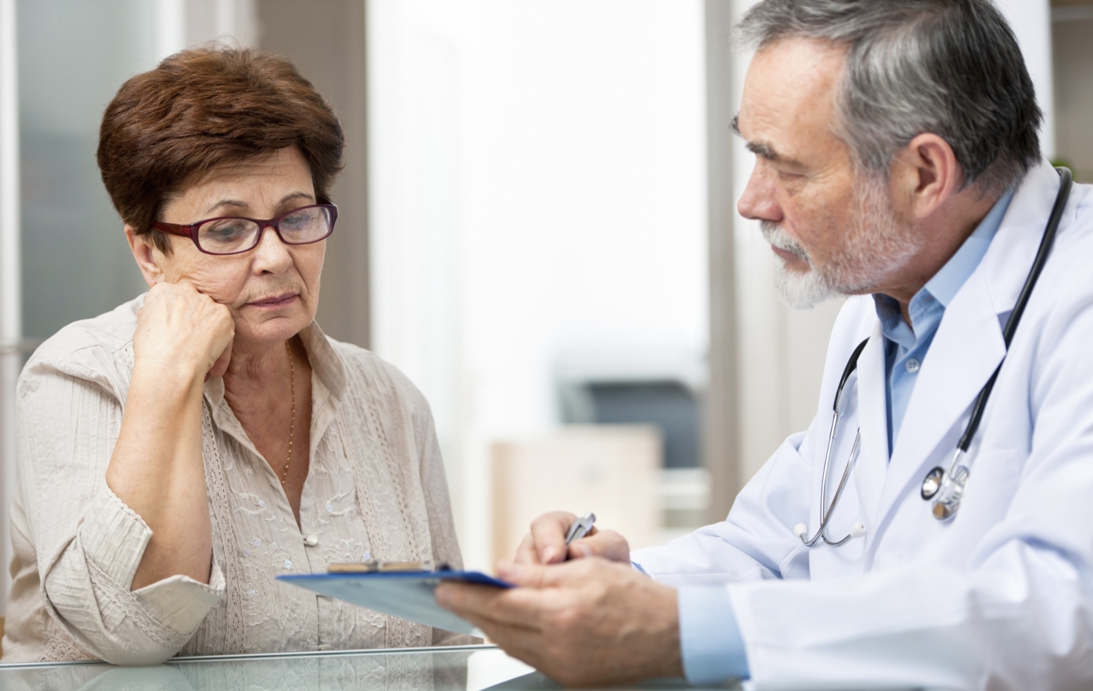 Čeští pacienti a lékaři chtějí rozhodovat společně Čeští pacienti a lékaři chtějí rozhodovat společně